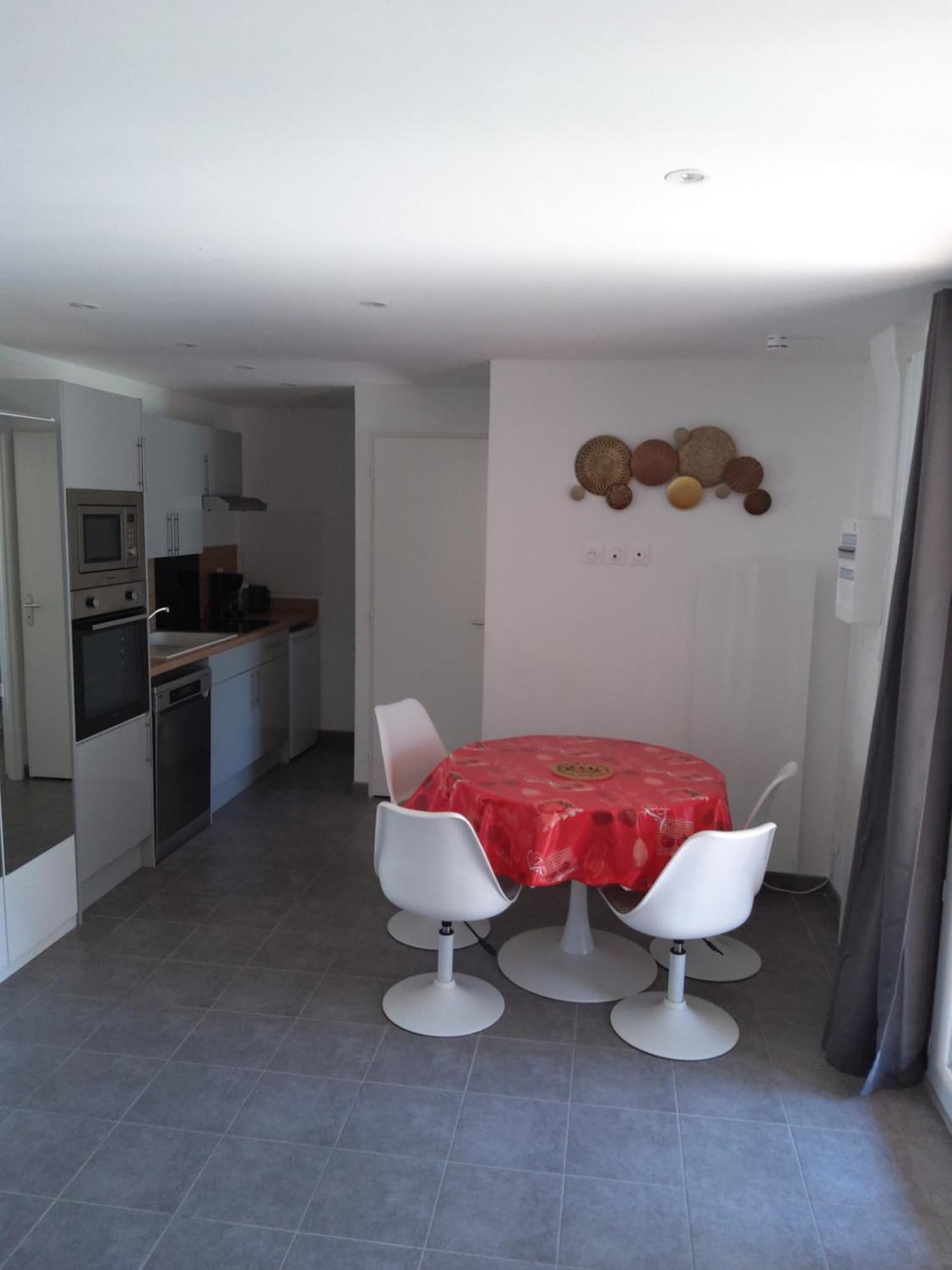 Апартаменты Meuble Avec Cour Sotteville-les-Rouen Экстерьер фото